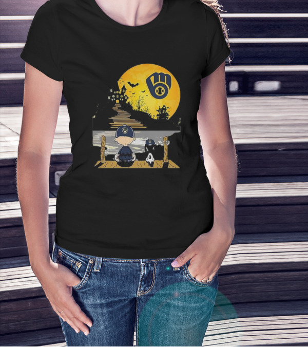Snoopy Charlie Brown Under Moon Milwaukee Brewers Halloween Mansion Bats T-Shirt