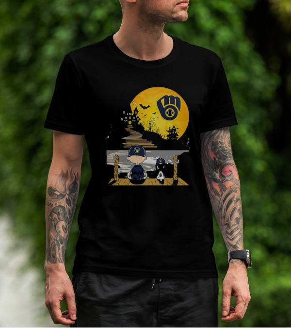 Snoopy Charlie Brown Under Moon Milwaukee Brewers Halloween Mansion Bats T-Shirt