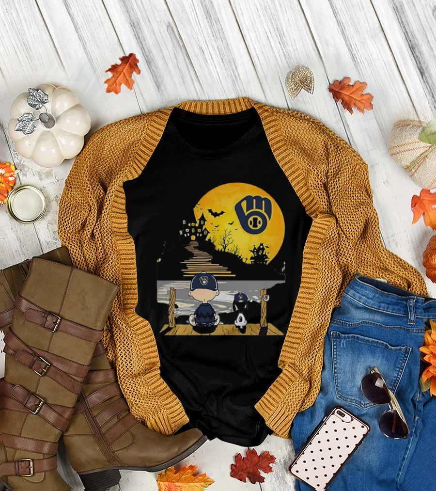 Snoopy Charlie Brown Under Moon Milwaukee Brewers Halloween Mansion Bats T-Shirt