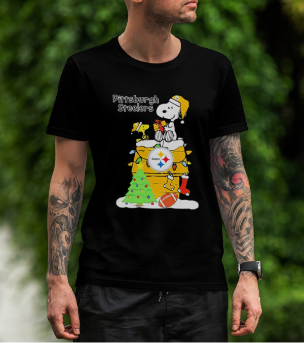 Pittsburgh Steelers Christmas Snoopy Rooftop Holiday Scene T-Shirt