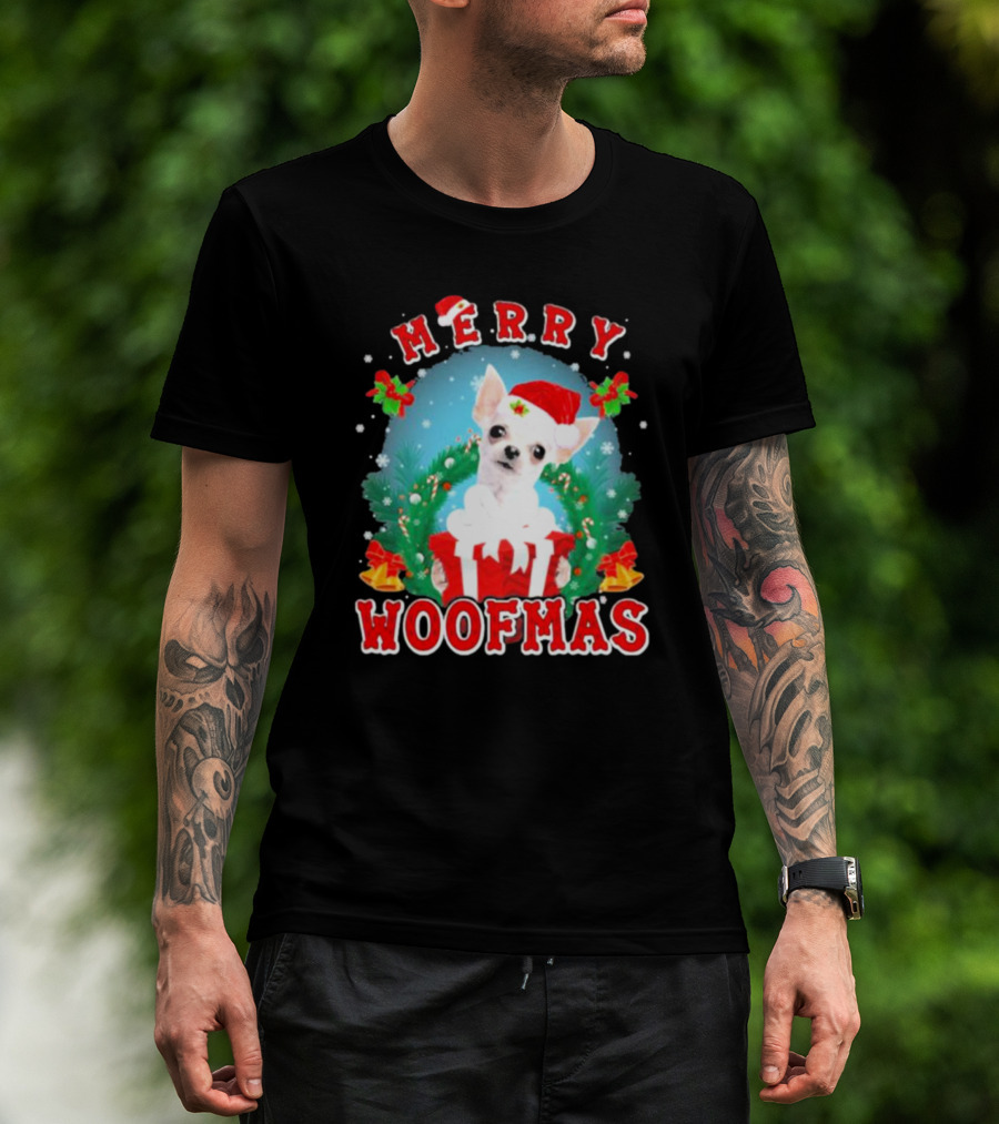 Chihuahua Merry Woofmas Santa Hat Wreath And Gift Box T-Shirt
