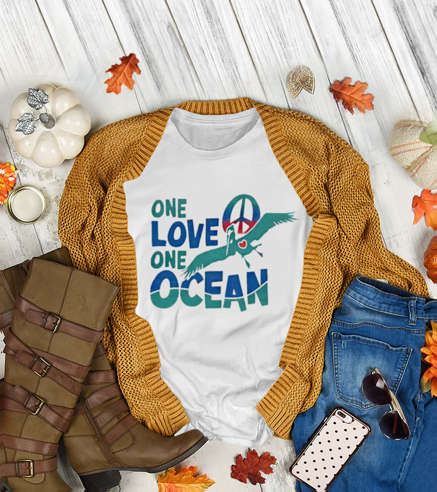 One Love One Ocean Peace Symbol Jimmy Buffett Crane T-Shirt