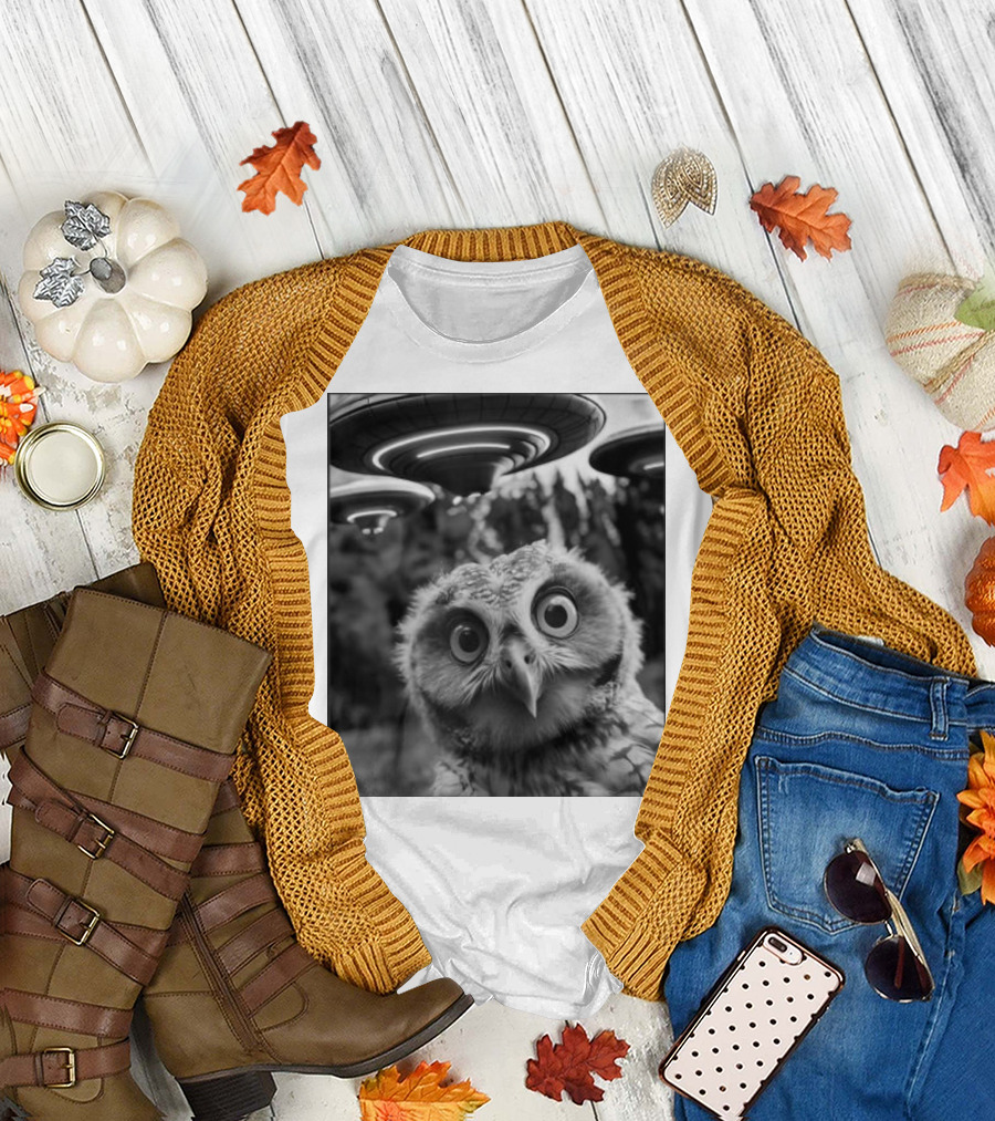 Owl Selfie with UFOs Weird Spaceship Encounter T-Shirt