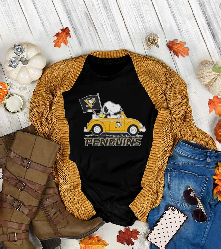 Peanuts Snoopy Woodstock Pittsburgh Penguins Driving Car Flag T-Shirt