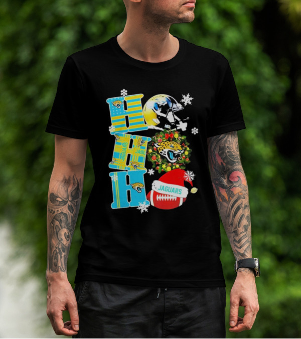Jacksonville Jaguars Ho Ho Ho Merry Christmas Football Santa Hat Snowflakes Wreath T-Shirt