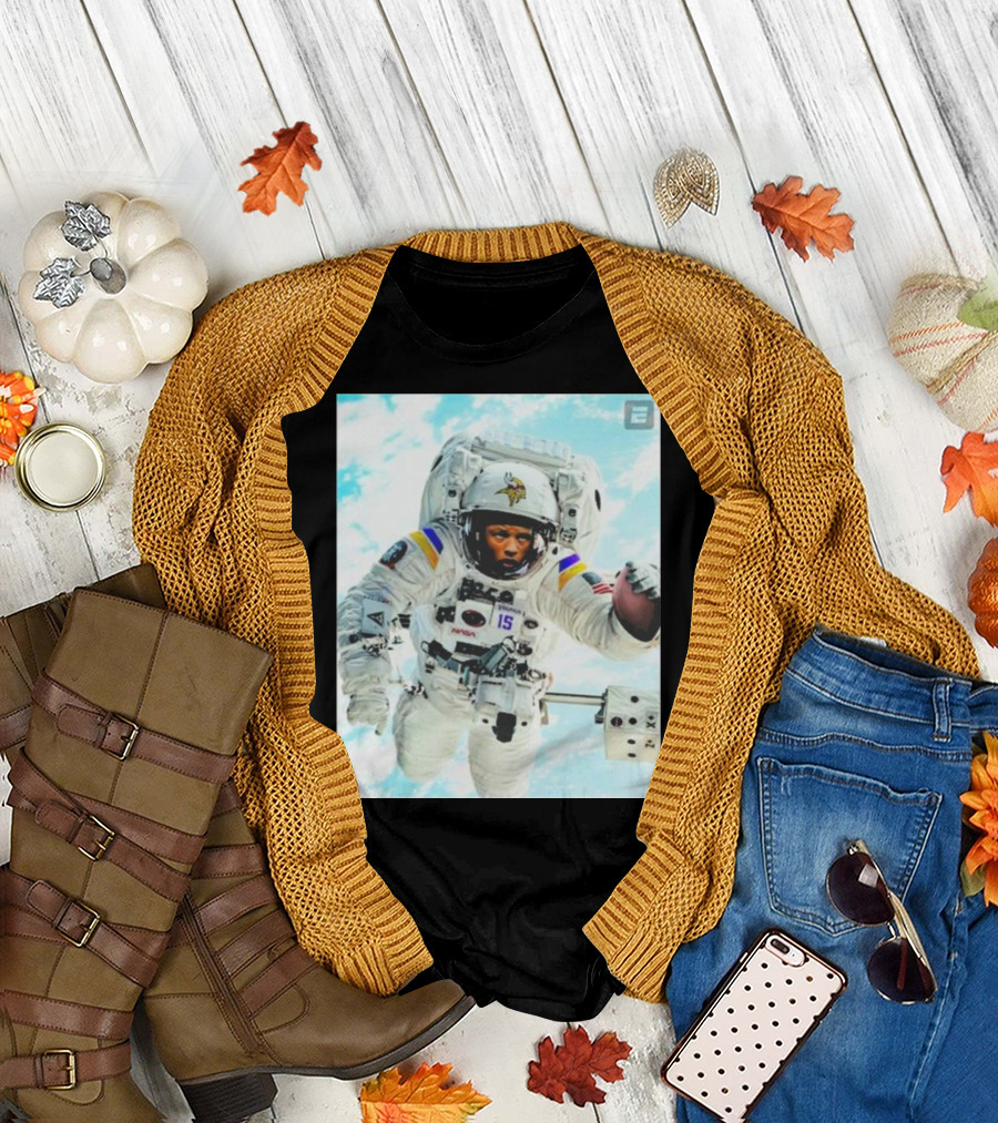 The Passtronaut Vikings Football Astronaut Wins Second Straight Game T-Shirt