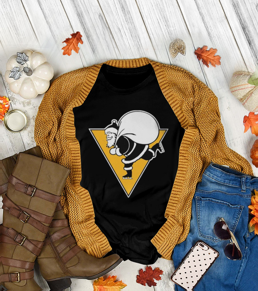 Pittsburgh Penguins Santa Skates Christmas Hockey T-Shirt