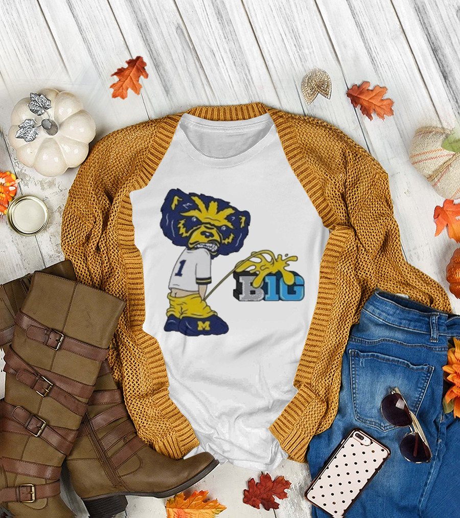 MI Wolverine Mascot Pissing on Big Ten Logo T-Shirt