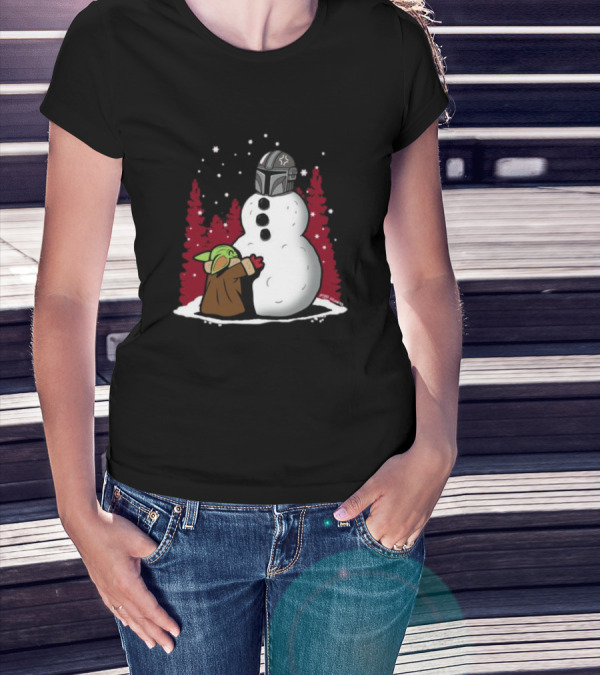 The Best Snowman In The Parsec Yoda Hugs Snowman Mandalorian Helmet Snow Star Wars T-Shirt