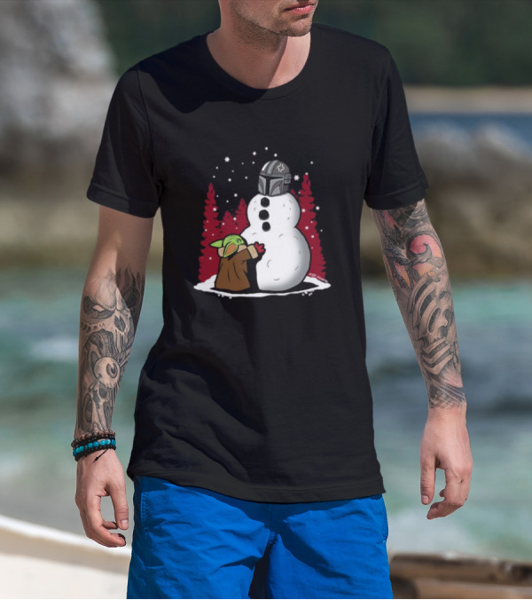 The Best Snowman In The Parsec Yoda Hugs Snowman Mandalorian Helmet Snow Star Wars T-Shirt
