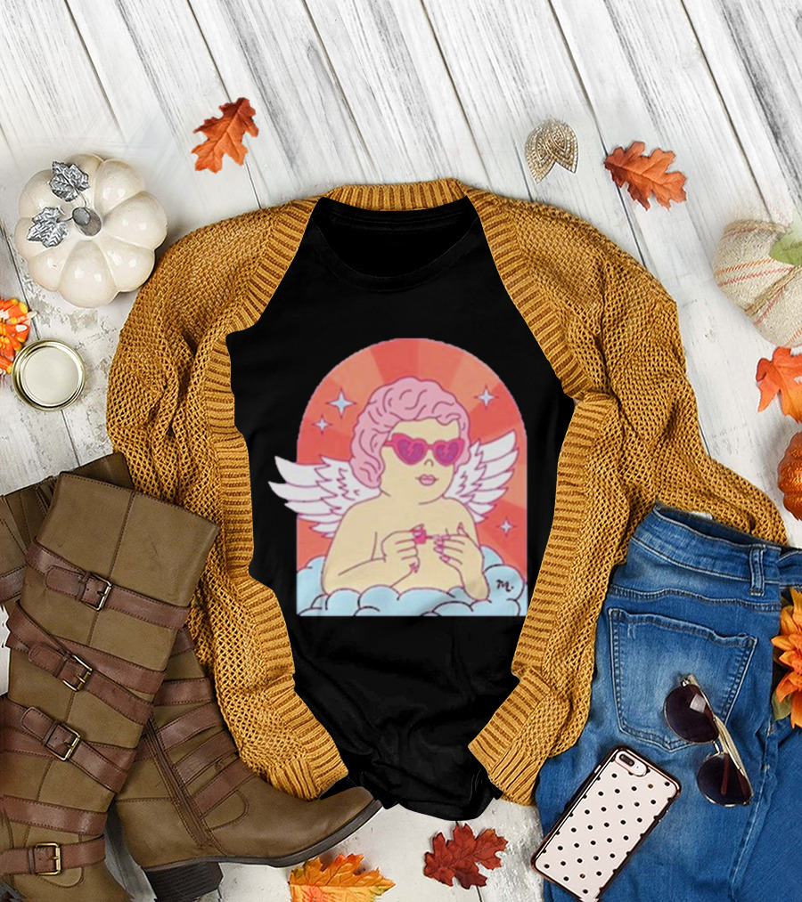 Maniology Cupid's Nail Spa Cherub with Heart Sunglasses and Wings T-Shirt