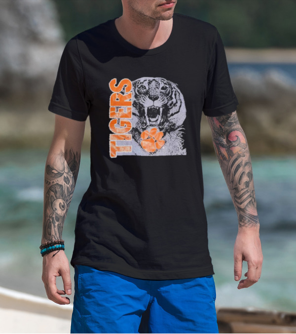 90s Clemson Tigers Vintage College Athletic Roaring Tiger With Orange Paw T-Shirt