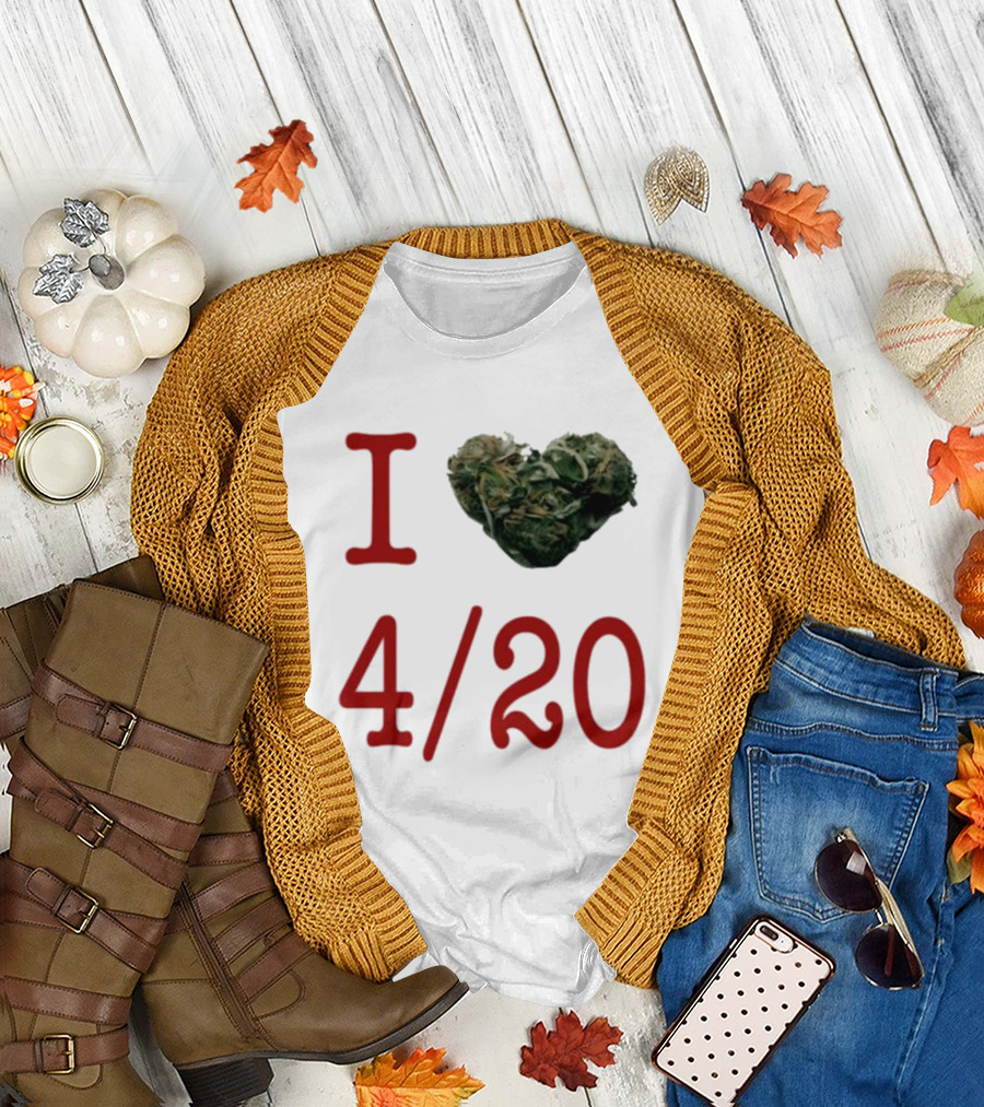 Rihanna Wearing I Heart 4/20 Day T-Shirt