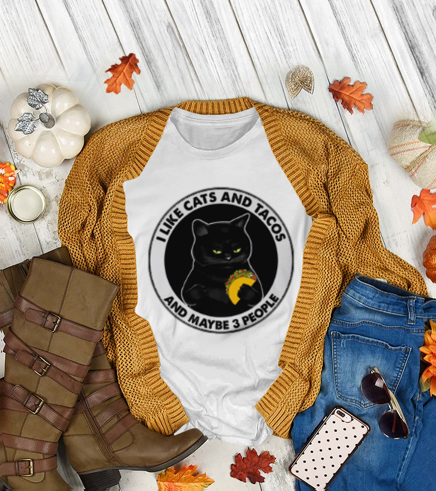 Black Cat I Like Cats And Tacos And Maybe 3 People T-Shirt