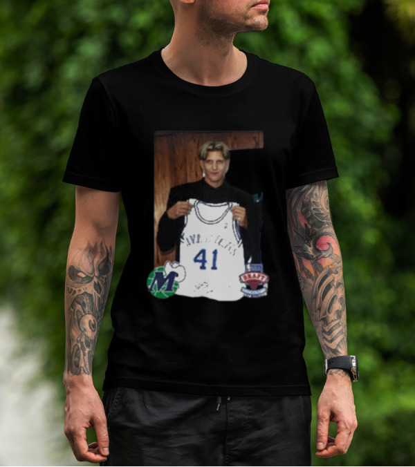 Luka Doncic Dirk Nowitzki Mavericks 41 NBA Draft Jersey Photo T-Shirt