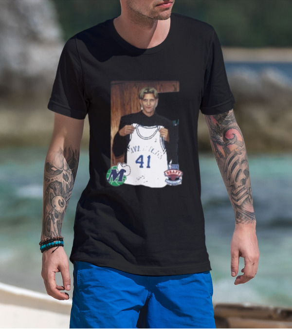 Luka Doncic Dirk Nowitzki Mavericks 41 NBA Draft Jersey Photo T-Shirt