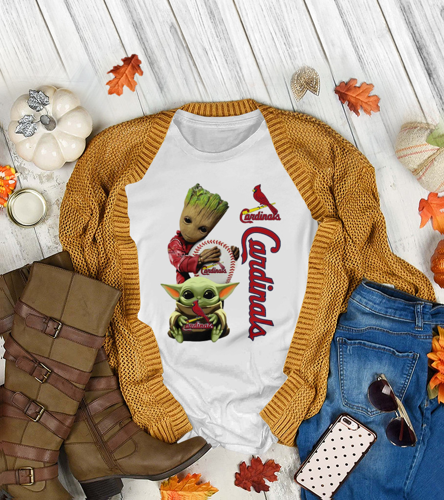 Baby Groot And Baby Yoda Hugging St. Louis Cardinals Baseball T-Shirt