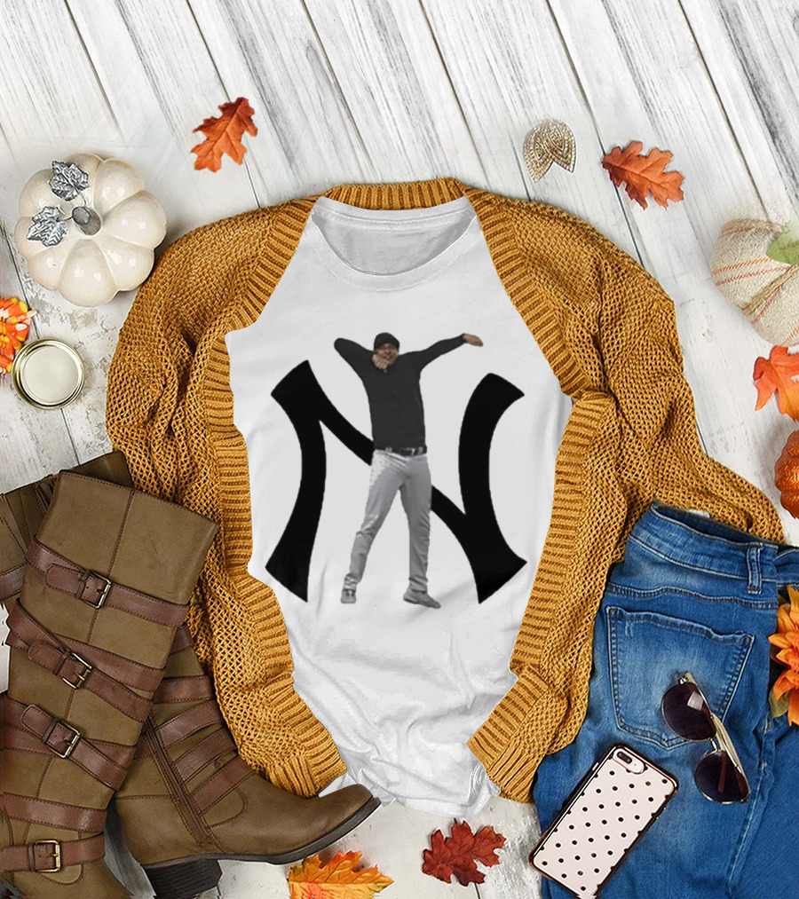 New York Yankees Aaron Boone Iconic Pose T-Shirt