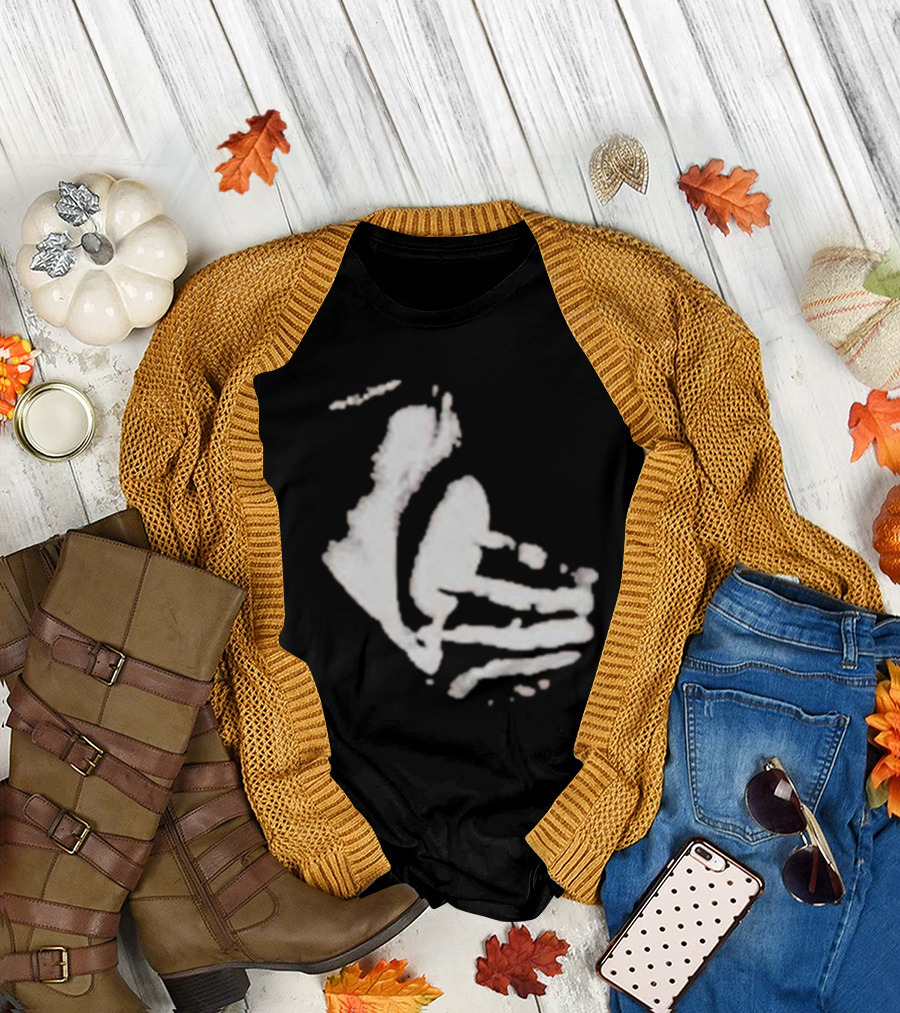 Portal Camila Brasil I Luv It Photo Optical Illusion Black and White Hand Face T-Shirt