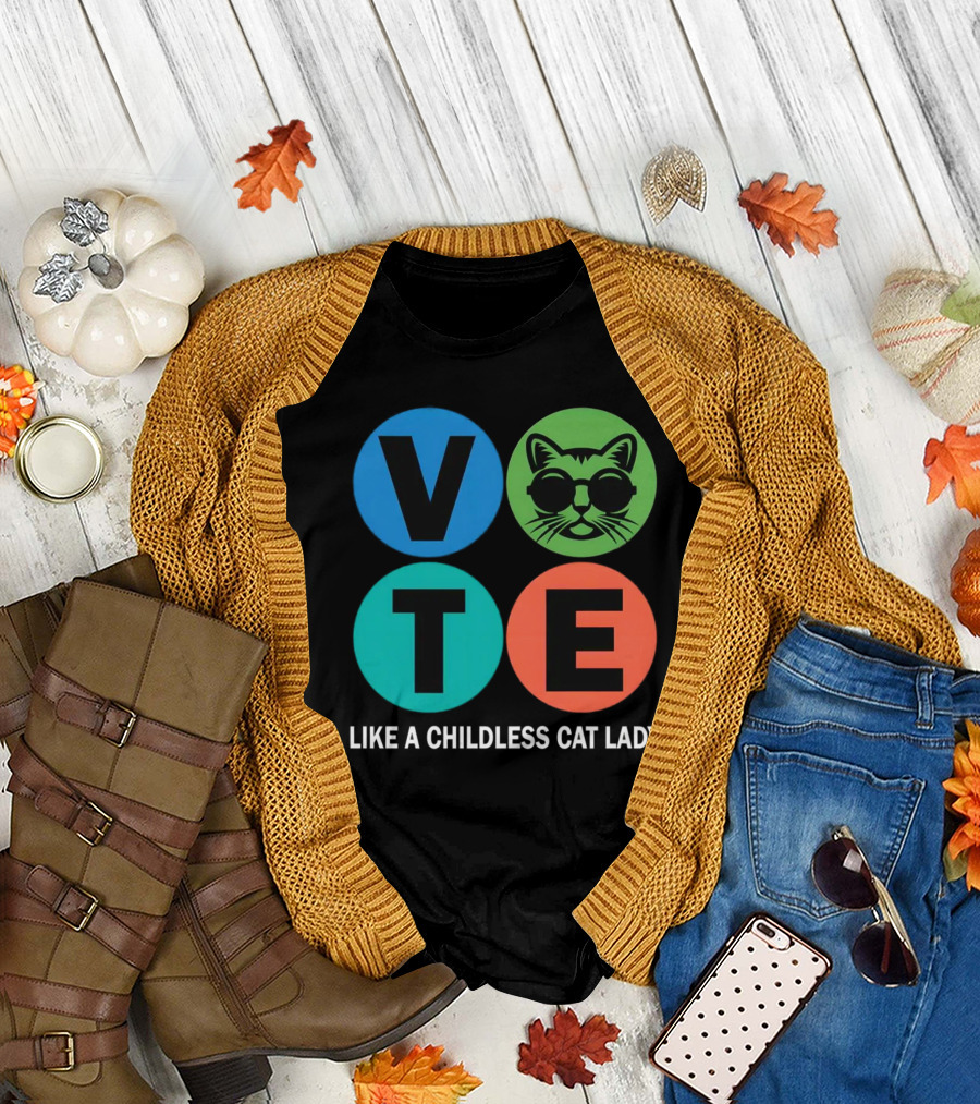 Vote Like A Childless Cat Lady Retro Circle Cat Face T-Shirt