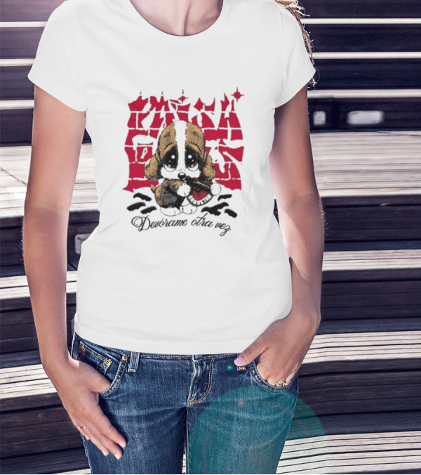 Coqueton Graffiti Style Devorame Otra Vez Puppy Holding Heart T-Shirt
