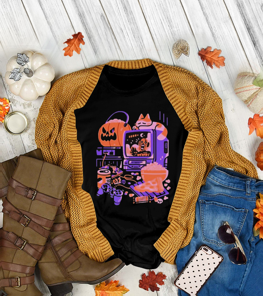 Friday Night Frights 1000 Dead Draculas Halloween Gaming Popcorn Pumpkin Cat Vintage TV Gamer Setup T-Shirt