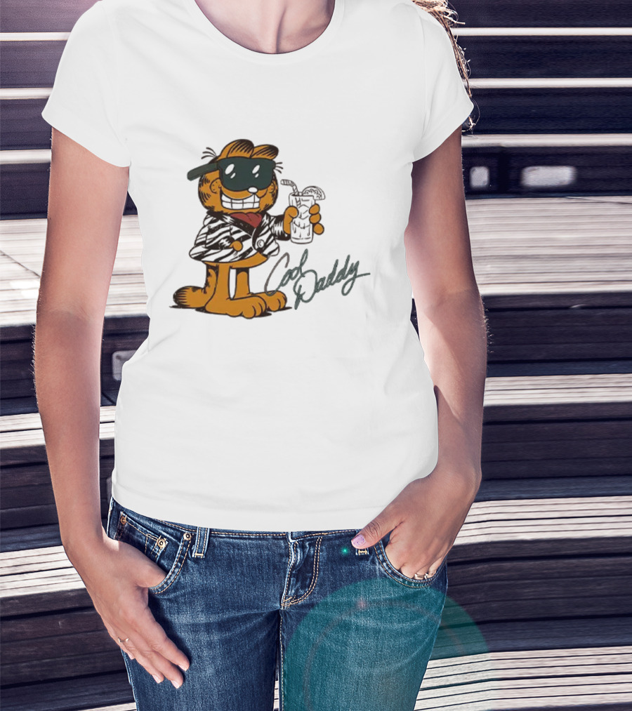 Garfield Cool Daddy Sunglasses Drink T-Shirt