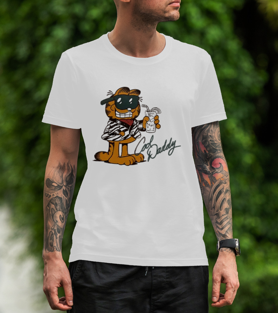 Garfield Cool Daddy Sunglasses Drink T-Shirt