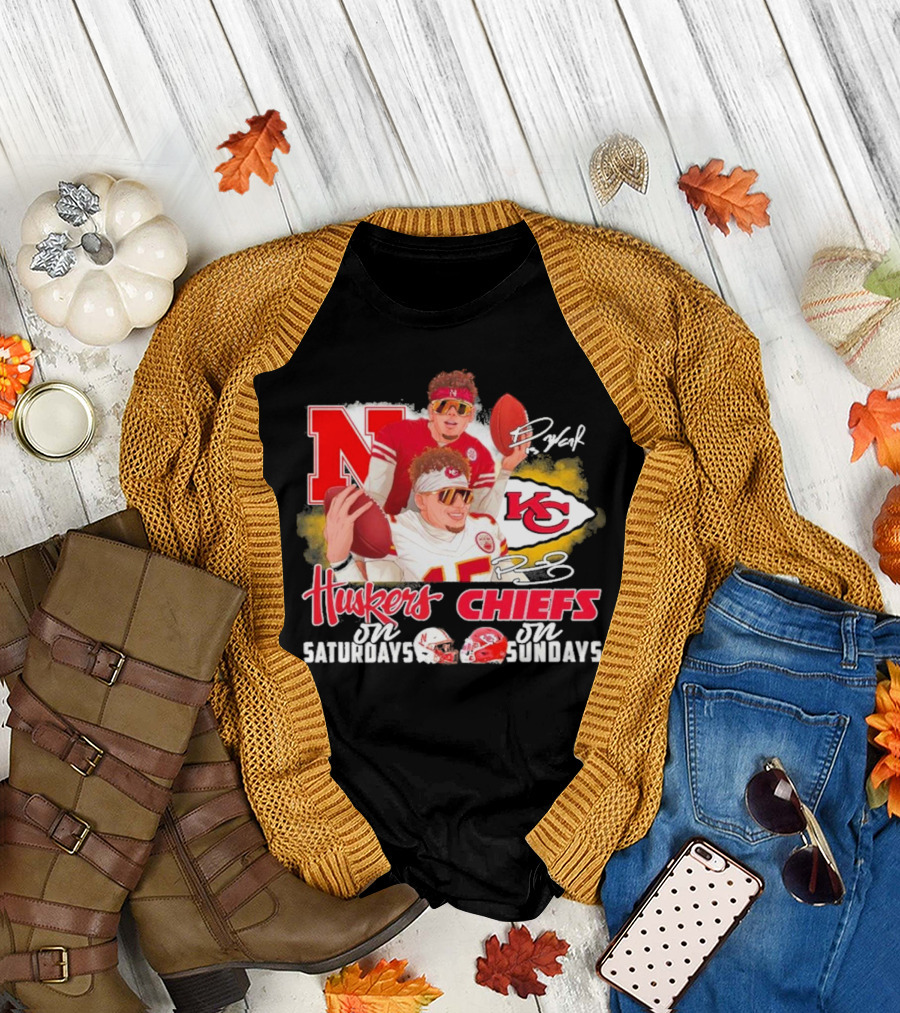 Friends Raiola Mahomes Huskers Saturdays Chiefs Sundays Signatures T-Shirt