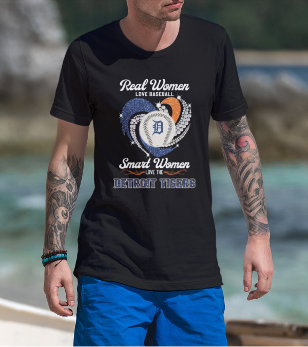 Real Women Love Baseball Smart Women Love The Detroit Tigers Diamond Heart T-Shirt