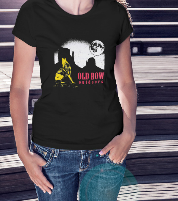 Old Row Outdoors Coyote Moon Silhouette Desert Scene T-Shirt