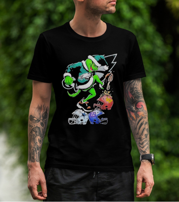 Grinch Philadelphia Eagles Crushing NFL Team Helmets T-Shirt