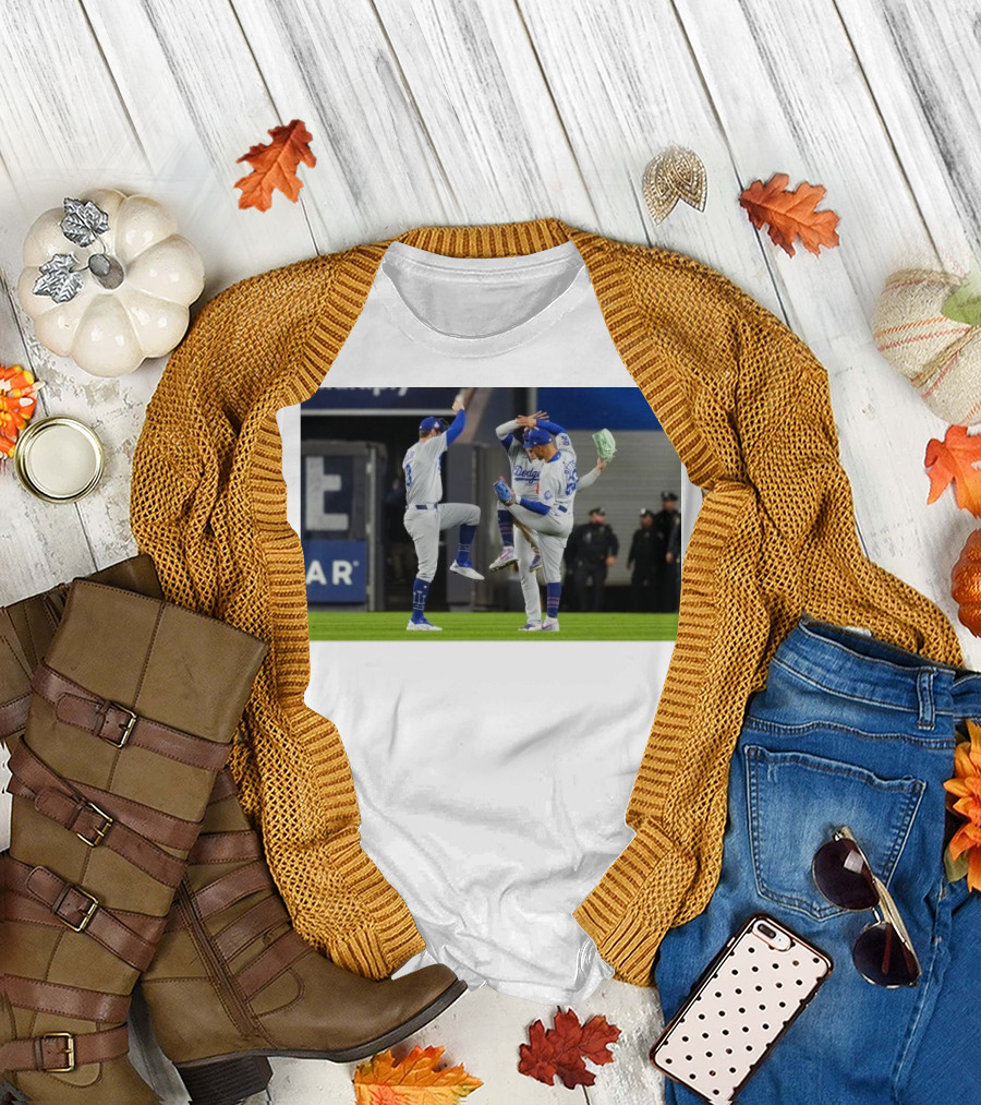 Chris Taylor Mookie Betts Enrique Hernandez Los Angeles Dodgers Victory Celebration One More Win T-Shirt