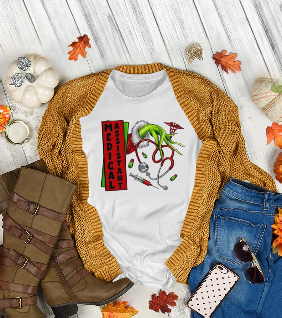 Medical Assistant Grinch Hand Stethoscope Christmas T-Shirt