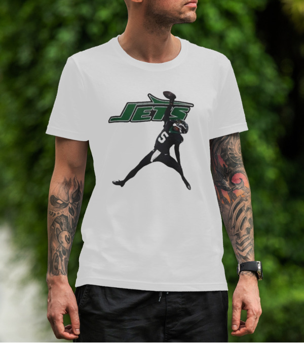 Garrett Wilson 5 New York Jets NFL Player Pose With Jets T-Shirt