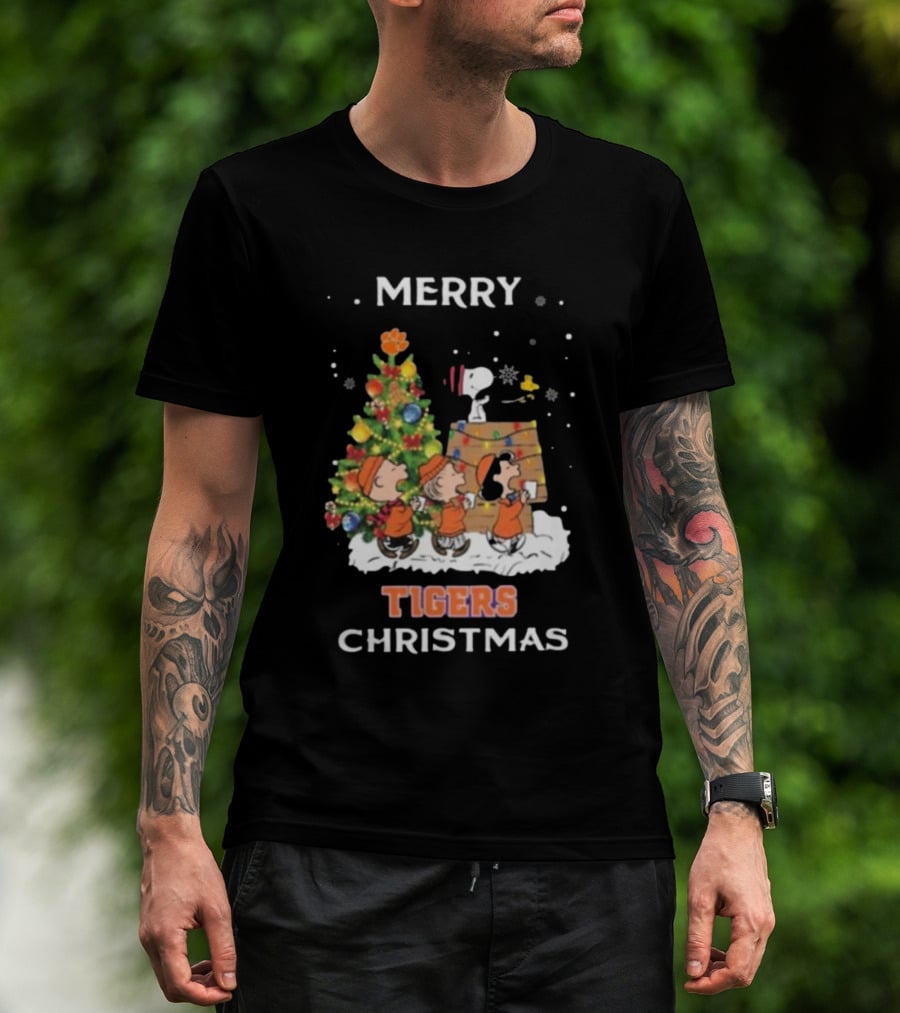 Merry Christmas Clemson Tigers Snoopy And Friends T-Shirt
