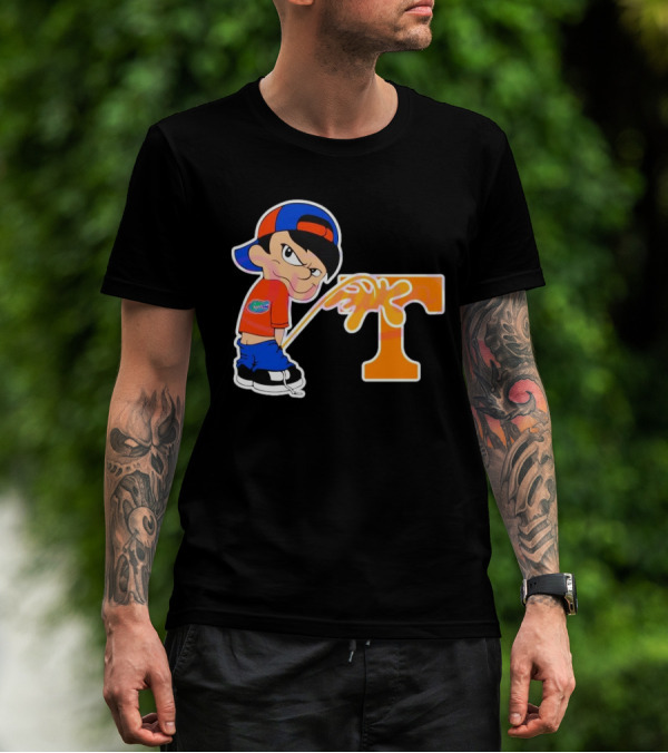 Funny Boy Florida Gators Peeing On Tennessee Volunteers T-Shirt