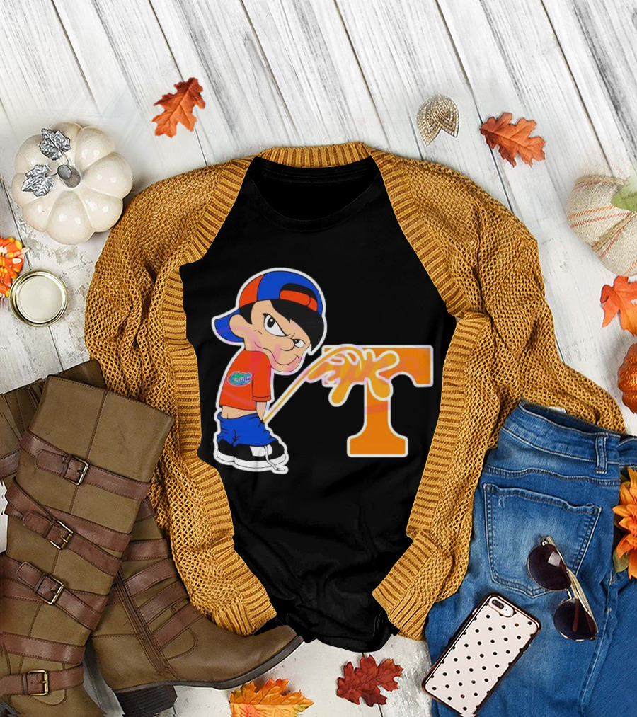 Funny Boy Florida Gators Peeing on Tennessee Volunteers T-Shirt