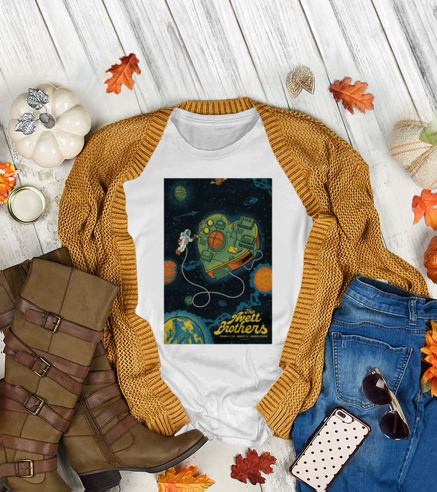 The Avett Brothers New Year's Eve Shows Charlotte NC Dec 31 2024 Cosmos Astronaut Heart Planetarium T-Shirt