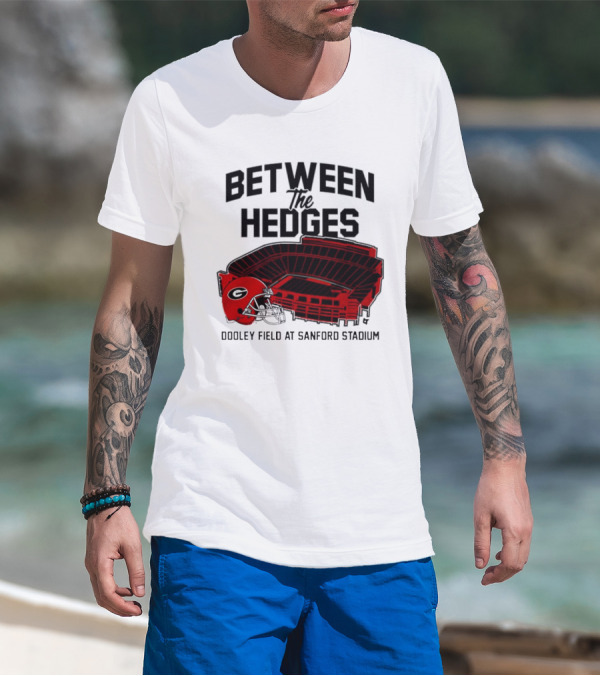 Between The Hedges Georgia Bulldogs Dooley Field At Sanford Stadium T-Shirt