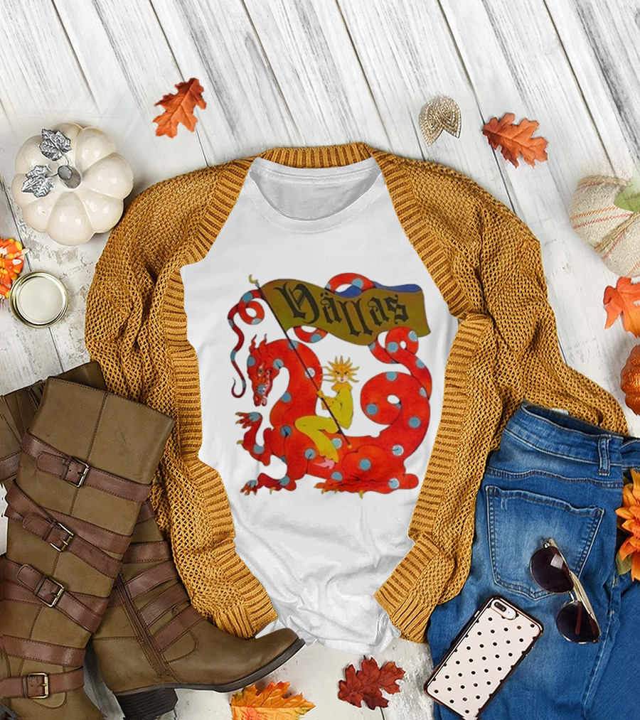 Hällas Flower Knight Riding Red Polka Dot Dragon T-Shirt
