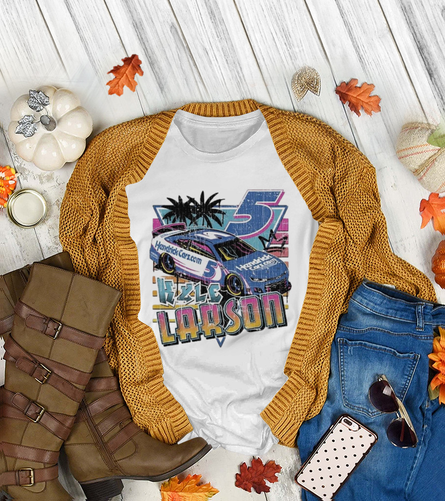 Kyle Larson Hendrickcars.com Racing Car Palm Trees Sunset Retro Style T-Shirt