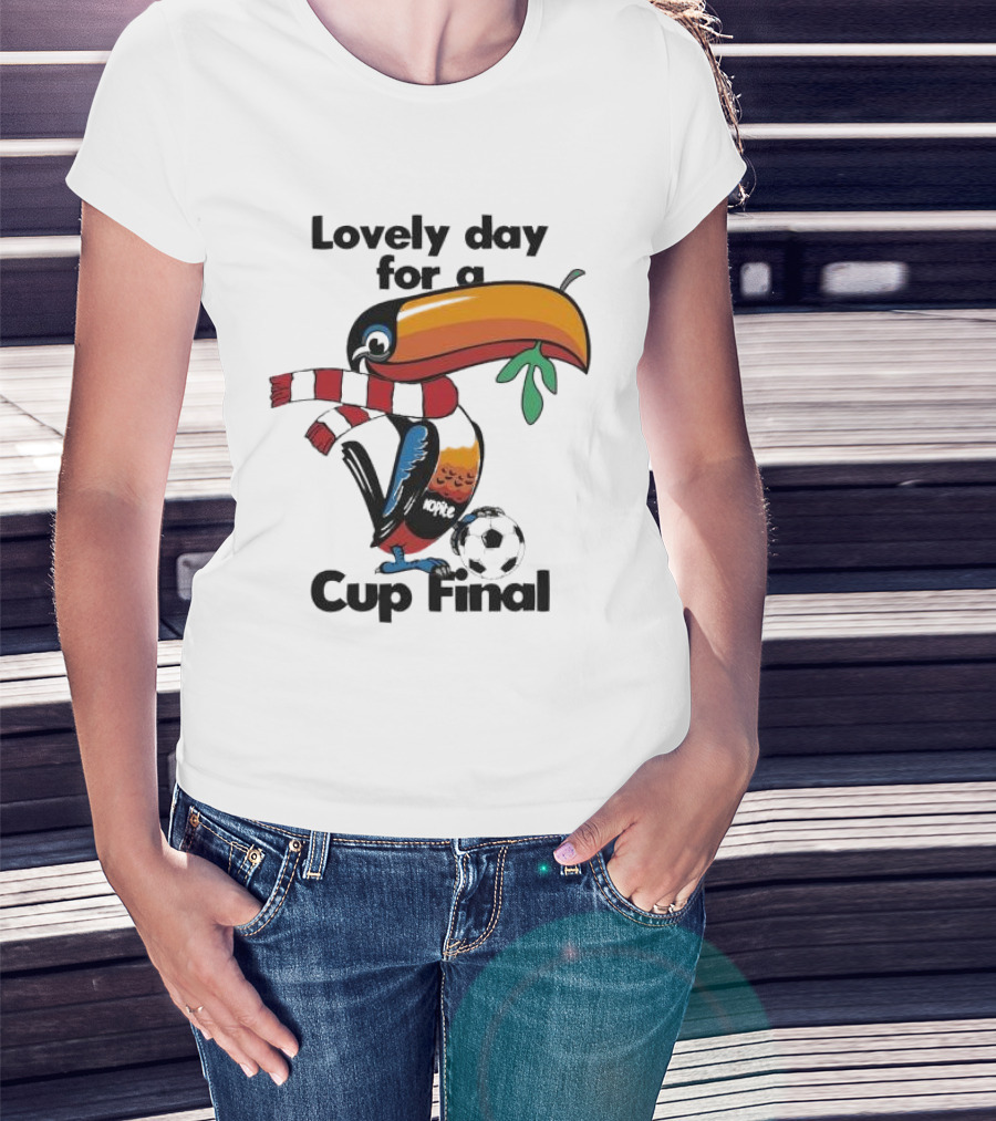 Lovely Day For A Cup Final Liverpool FC Toucan Soccer Scarf T-Shirt