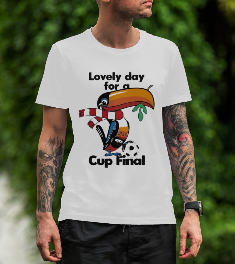 Lovely Day For A Cup Final Liverpool FC Toucan Soccer Scarf T-Shirt