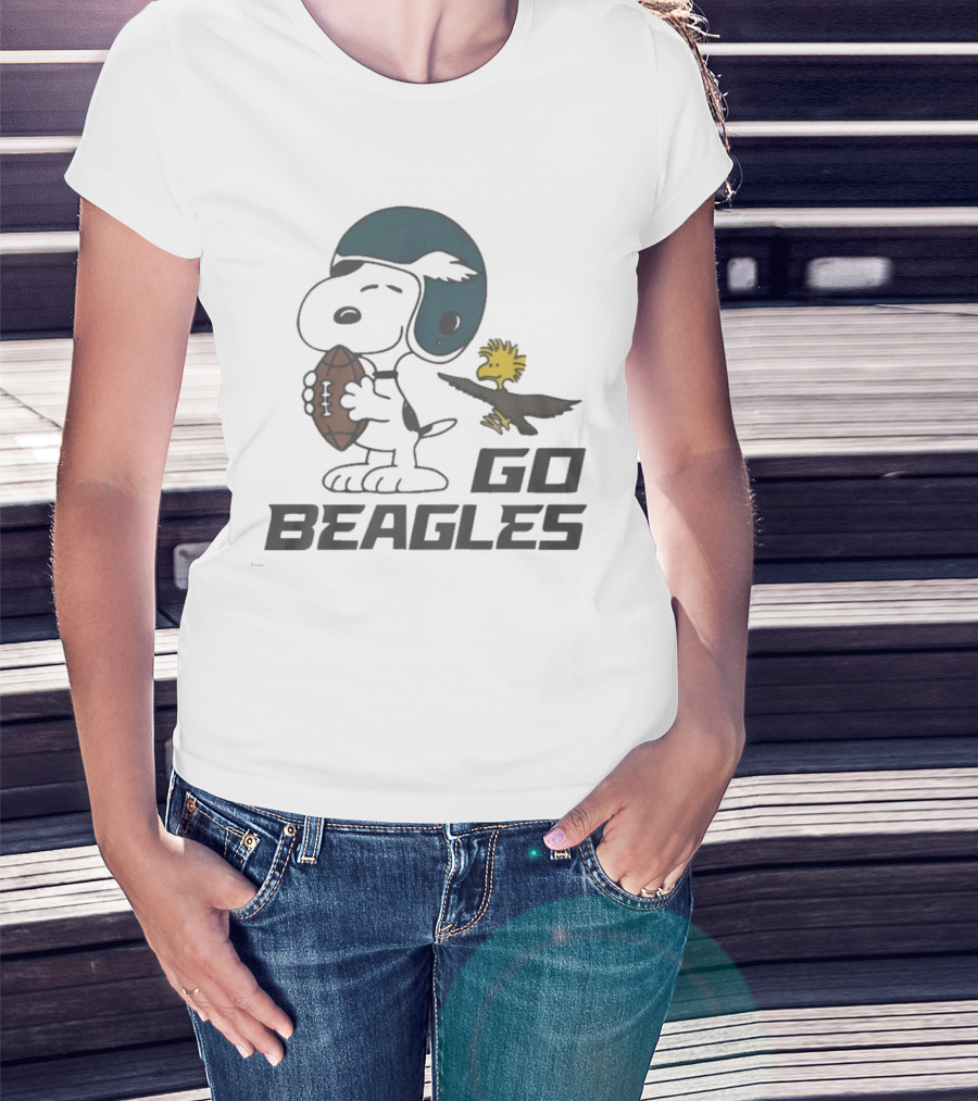 Peanuts Go Beagles Football Snoopy Woodstock Helmet Icon T-Shirt