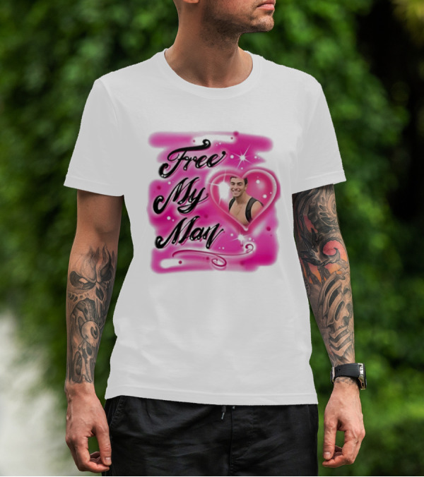 Free My Man Luigi Mangione Heart Pink Background T-Shirt