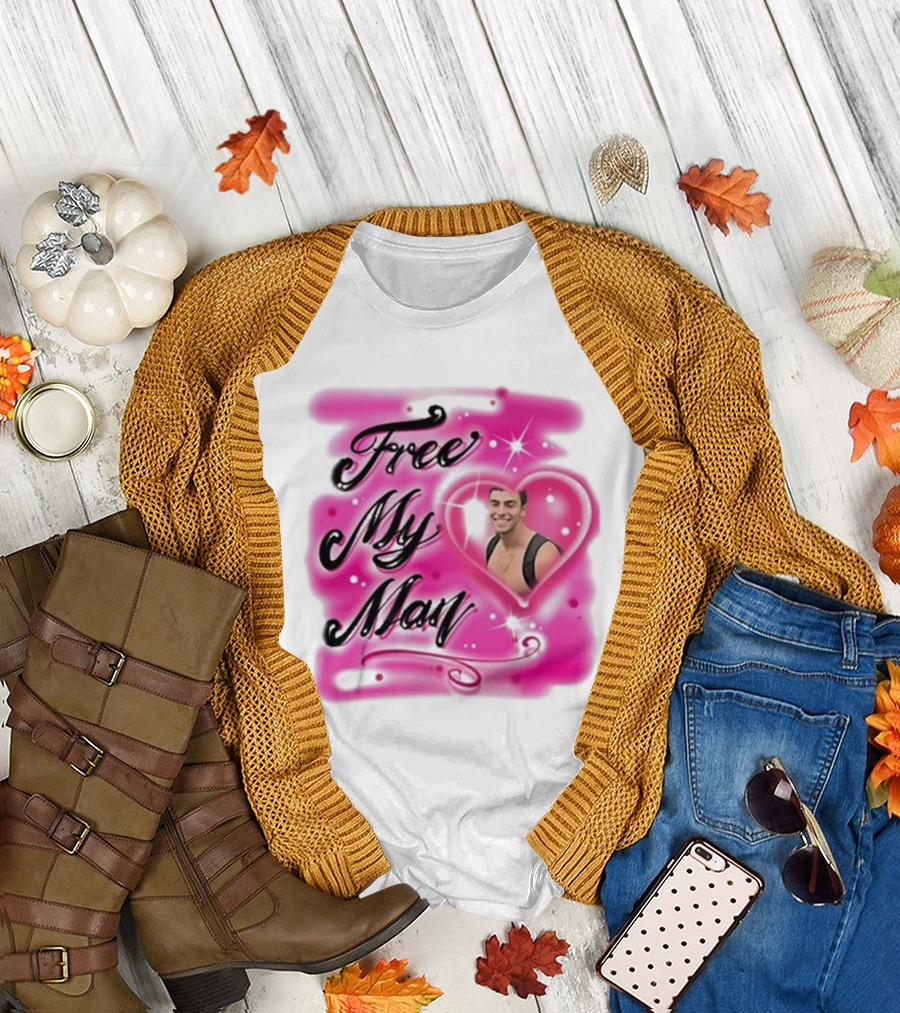 Free My Man Luigi Mangione Heart Pink Background T-Shirt
