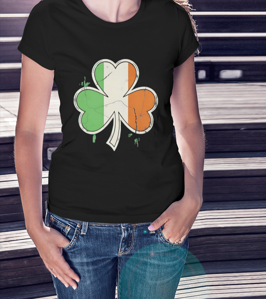 St Patrick's Day Shamrock With Italy Flag T-Shirt