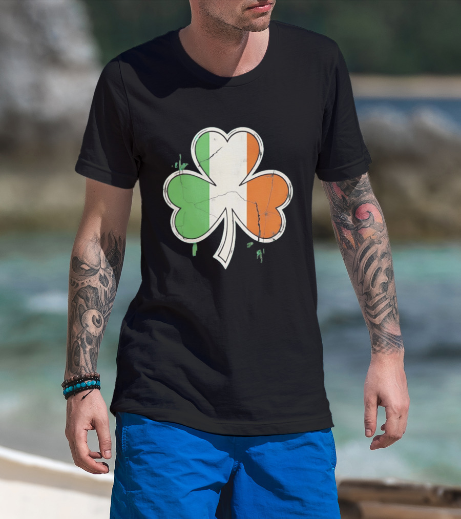 St Patrick's Day Shamrock With Italy Flag T-Shirt