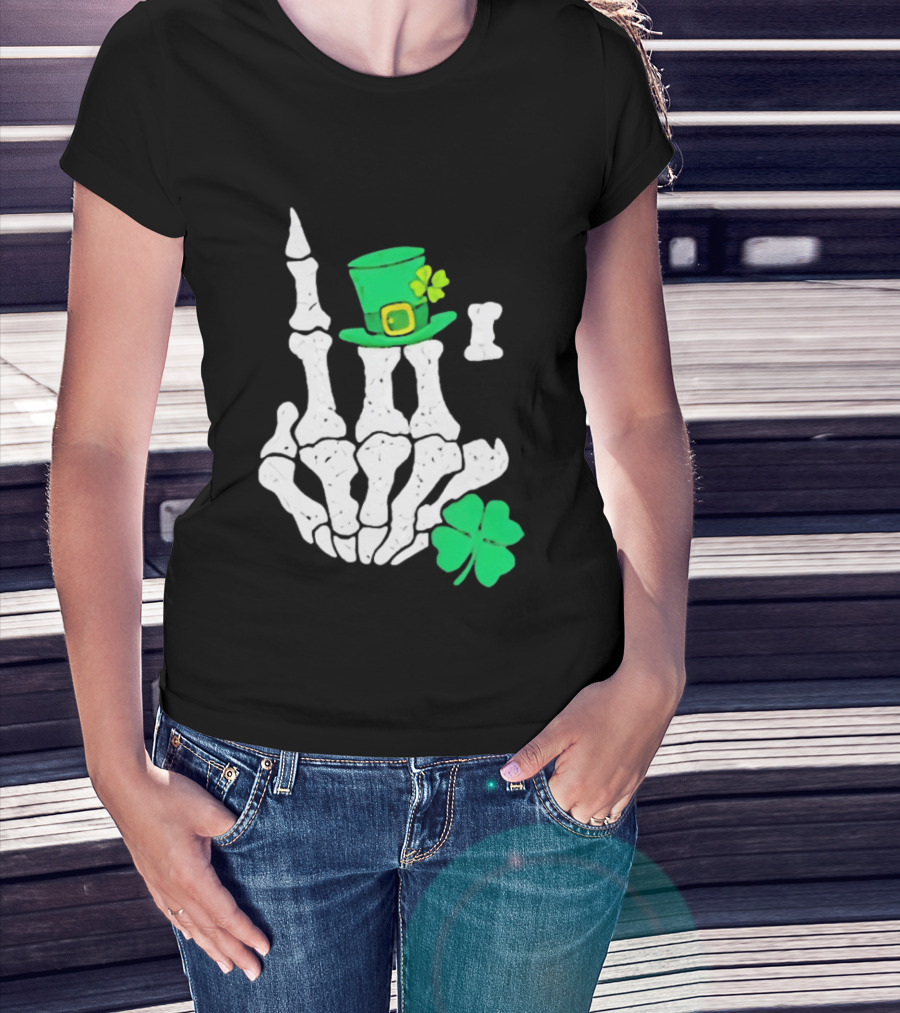 Skeleton Hand With Leprechaun Hat And Shamrock St Patricks Day T-Shirt